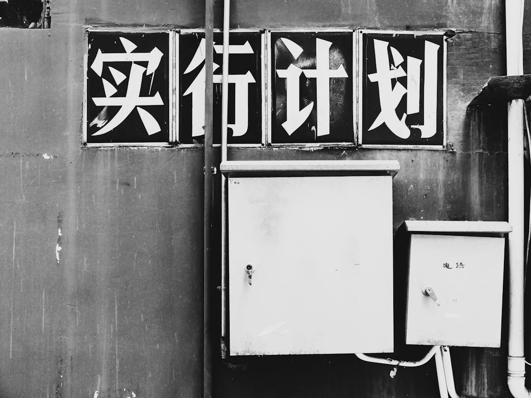 贴片电容与电解电容在珠三角电子组装生产中的适用场景对比